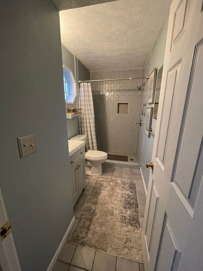 Building Photo - Furnished-Bay Views- Long Term!