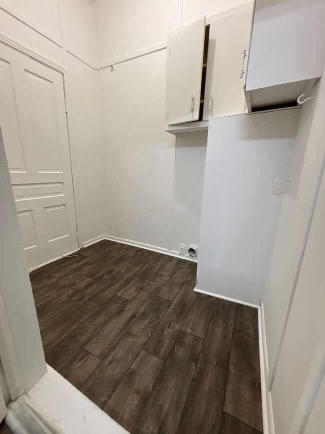 Building Photo - Cozy and Newly Renovated Home