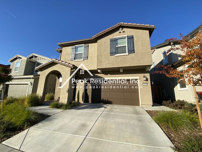 Building Photo - Newer 4bd/2.5ba Folsom Home with 2 Car Garage