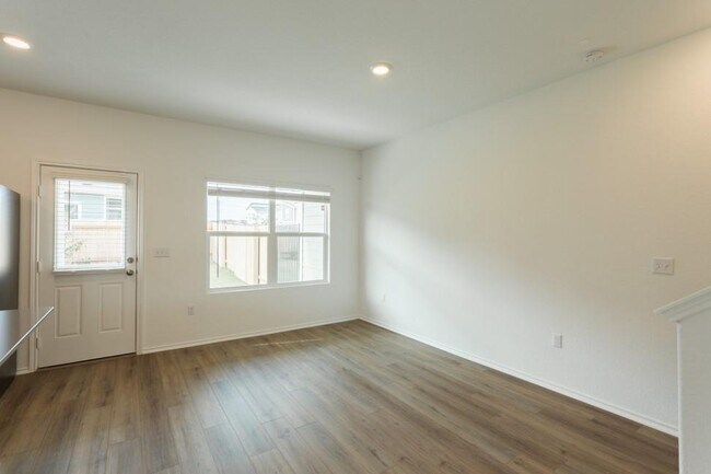 Building Photo - 7237 Spotted Leaf Wy