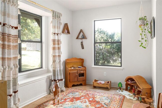 Building Photo - 614 Canyon Rim Dr