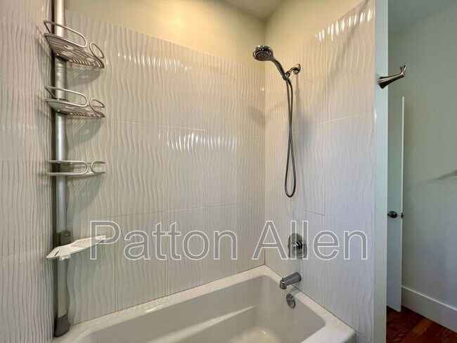 Building Photo - 21 Toxaway St