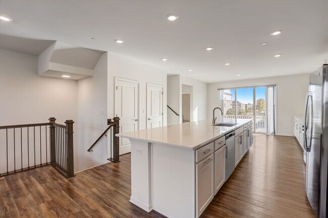 Building Photo - 2924 Reflection Dr