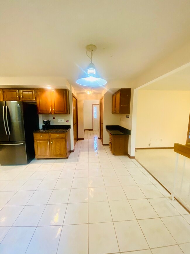Building Photo - 473 Montvale Ln