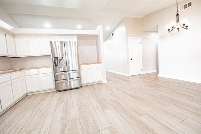 Building Photo - 8644 Frankfort St