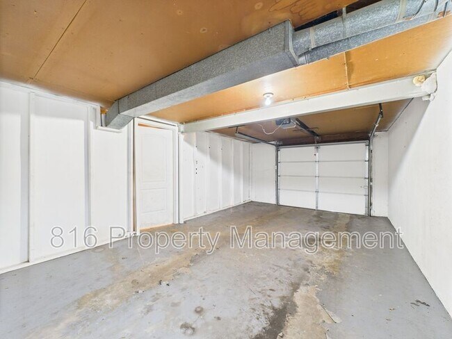 Building Photo - 10000 Fremont Ave