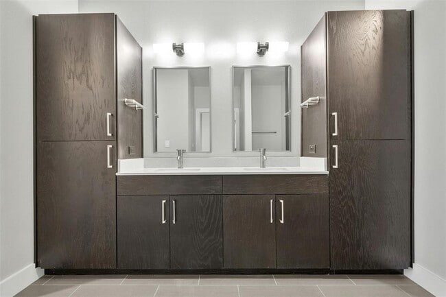 Building Photo - 3114 S Congress Ave