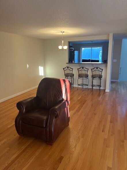 Dining Room - 9 Brentmore Dr