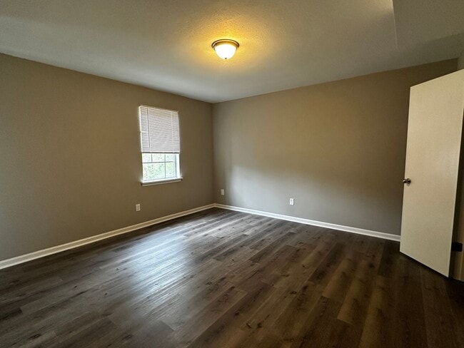 Building Photo - Oak Lake - Columbia County