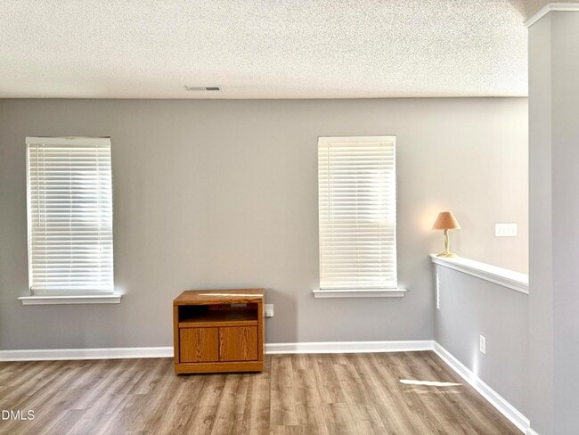 Building Photo - 316 Valley Glen Dr