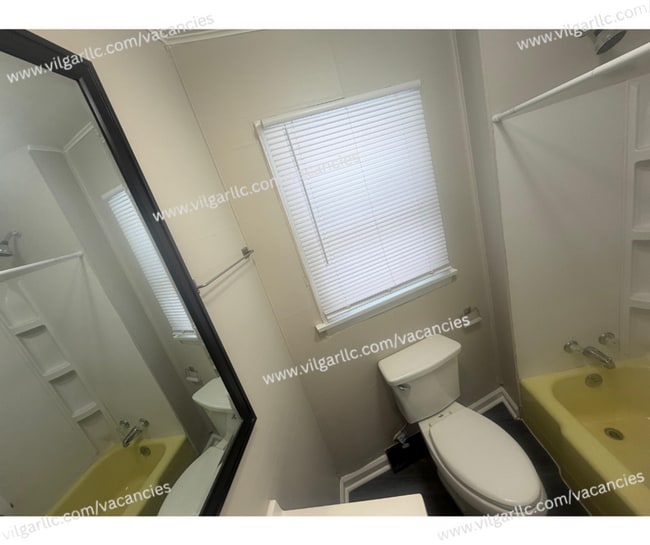 Building Photo - Updated 2-Bedroom • 1-Bathroom Home