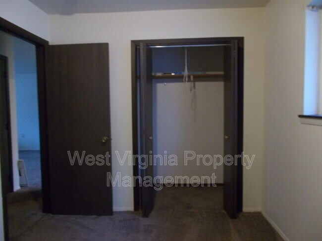 Building Photo - 130 Elm St