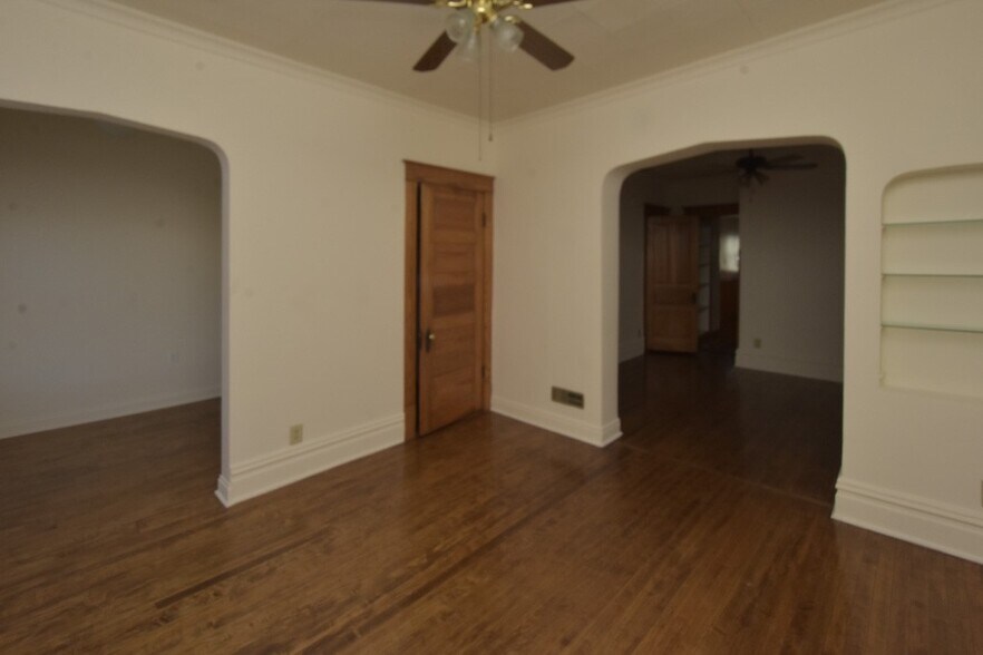 Building Photo - 1246 W Diversey Pky