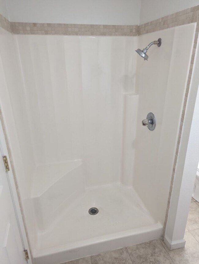 Building Photo - 23 Acre Hilltop Retreat with Breathtaking Mountain Views!!