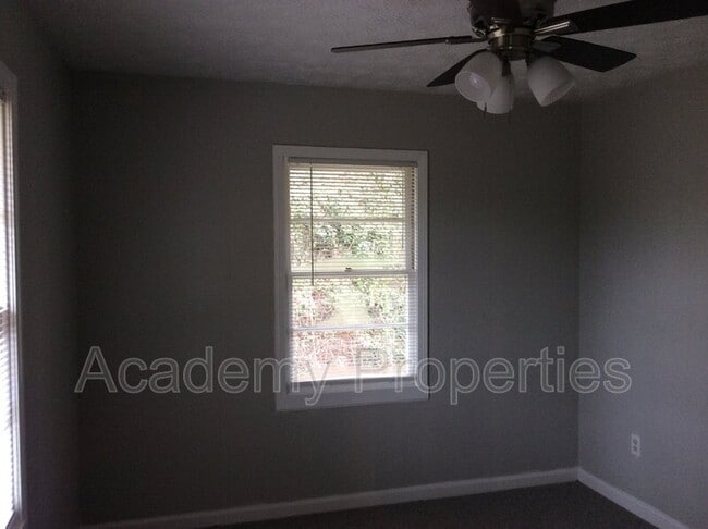 Building Photo - 2308 Kelleytown Rd