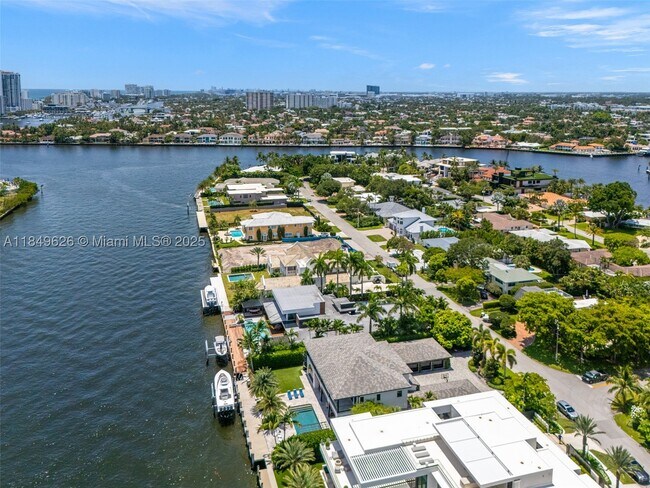 Building Photo - 632 Intracoastal Dr