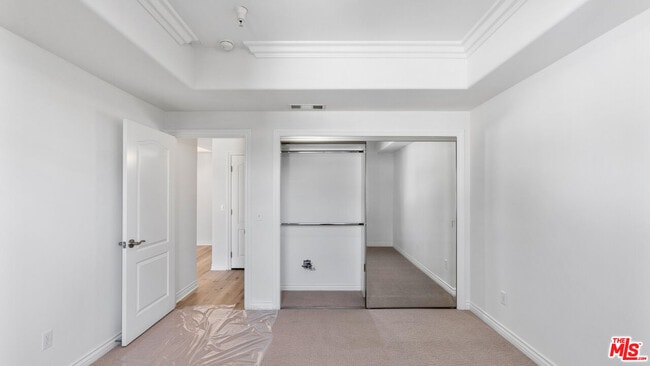 Building Photo - 3328 Oakhurst Ave