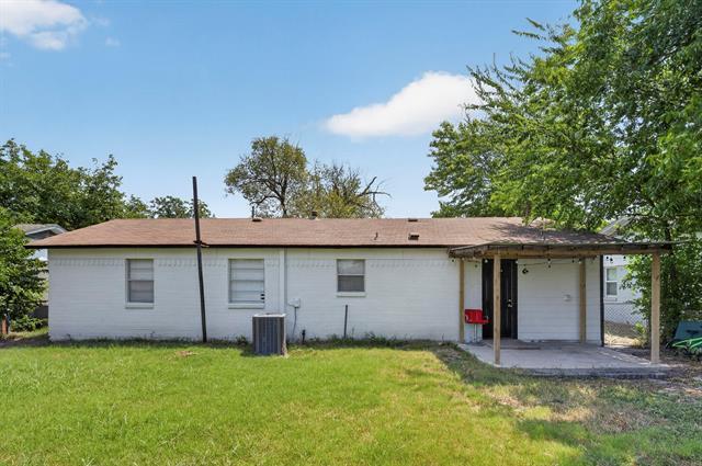 Building Photo - 909 Rosewood Hills Dr