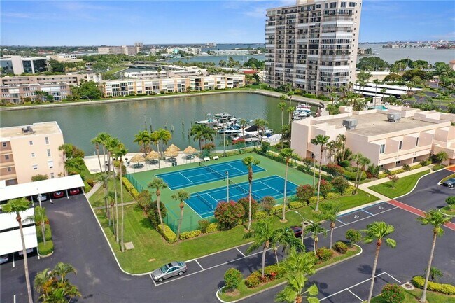 Building Photo - 7645 Sun Island Dr S