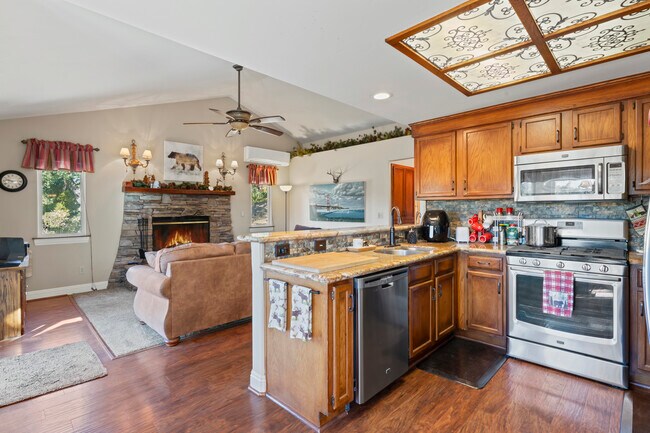 Building Photo - 26520 Walnut Hills Dr