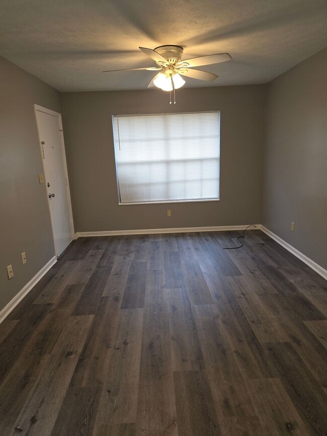 Building Photo - Kings Mountain