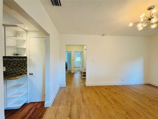 Building Photo - 920 N 26th Ave