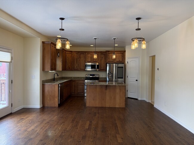 Building Photo - 4221 Chippewa Dr