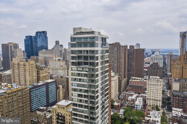 Building Photo - 1706 Rittenhouse Square