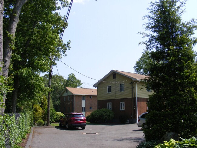 Primary Photo - 66 Raymonds Dr