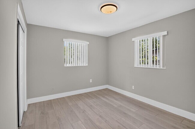Building Photo - 6281 NW 14th Ct