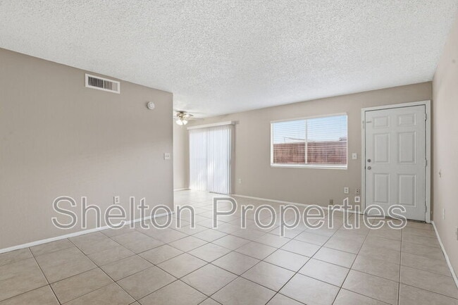 Building Photo - 860 E Brown Rd