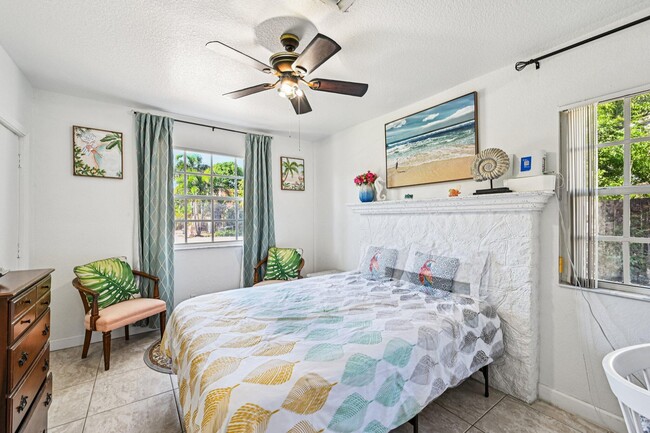 Building Photo - 423 Kern St