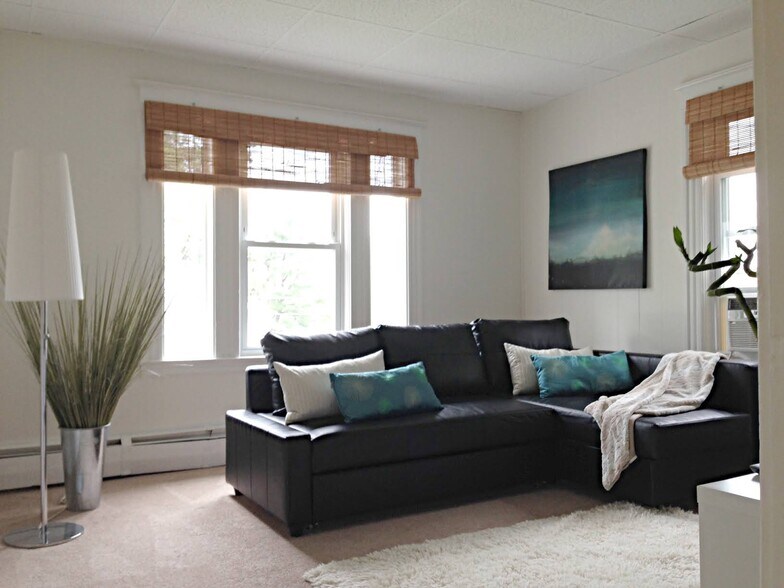 Living room - 69 Starkweather St