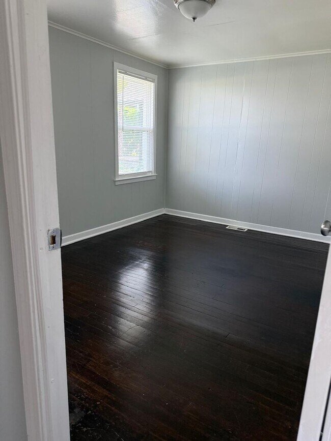 Building Photo - Welcoming 2-bed, 2-bath Home Ready for Move-In