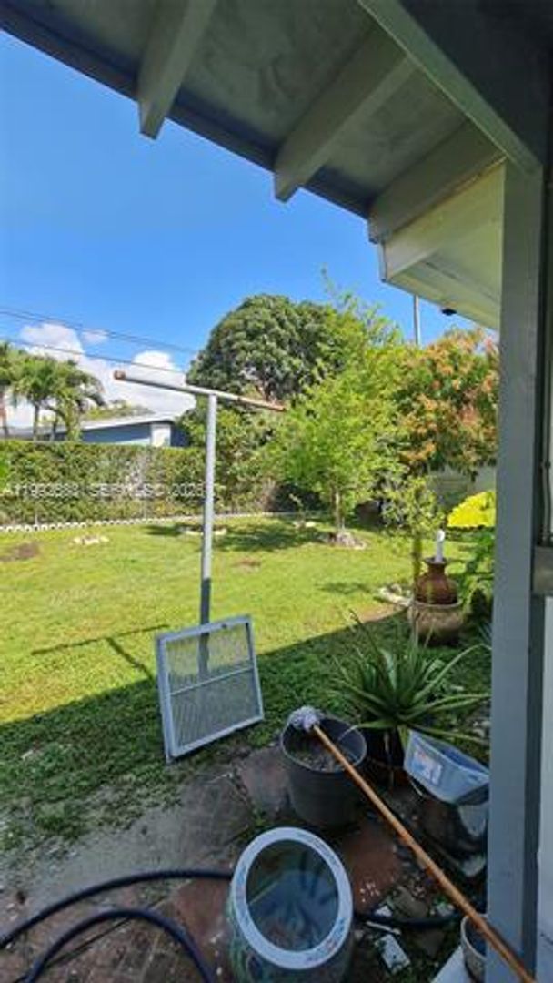 Building Photo - 6130 SW 64th Ave