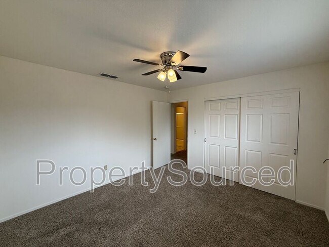 Building Photo - 2717 Janna Ave