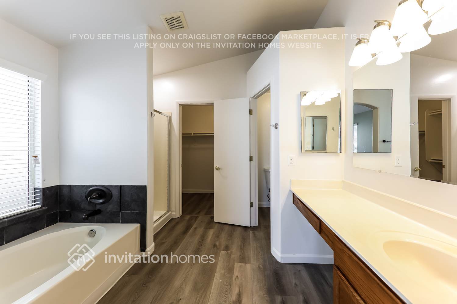 Building Photo - 5029 W Kerry Ln