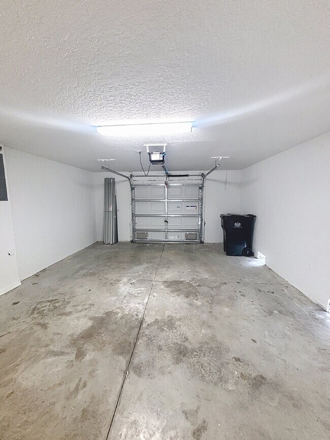 Building Photo - 822 Tennyson Mill Cir