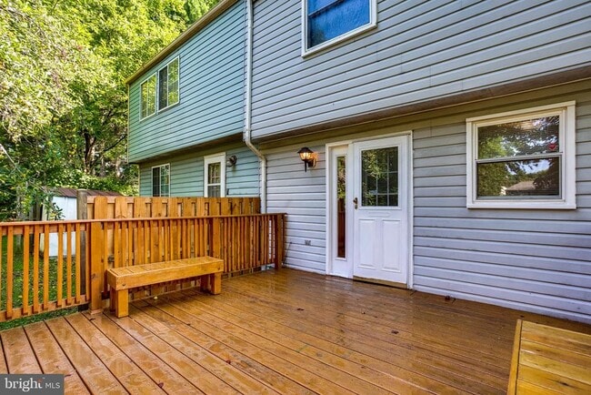 Building Photo - 6075 Cedar Wood Dr