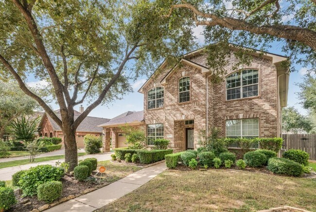 Building Photo - 6819 Lavington Way