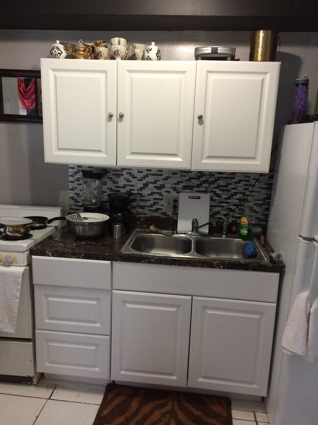 Building Photo - 2-1 house