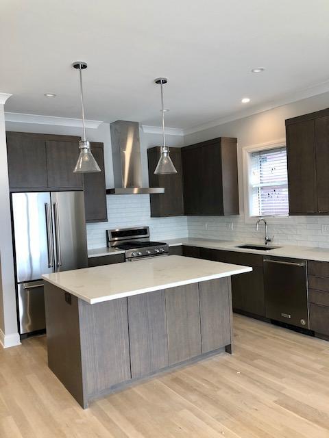 Building Photo - 4 bedroom in Chicago IL 60657