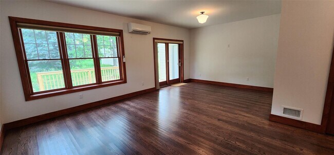 Building Photo - 31 McCormick Rd