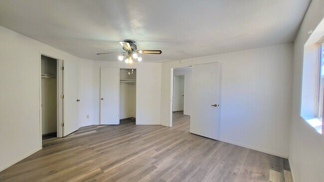 Building Photo - 521 Alaska Way