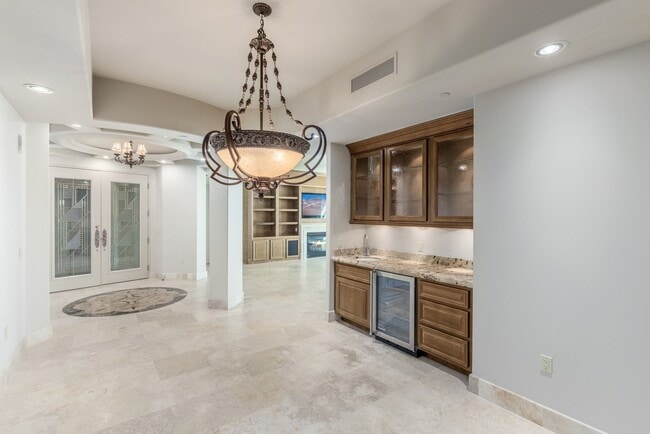 Building Photo - 9103 Alta Dr
