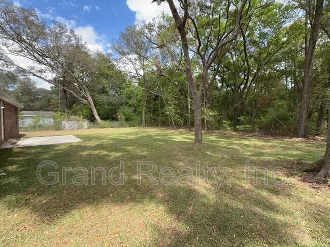 Building Photo - 5206 McCallister St