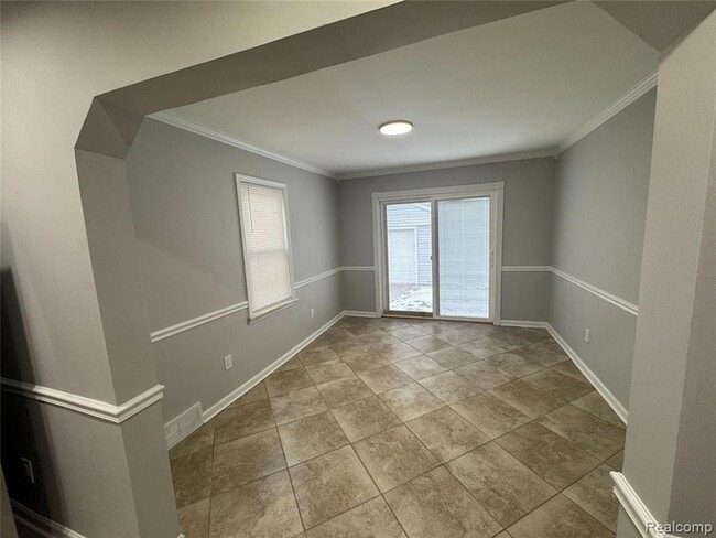 Building Photo - 1753 E Milton Ave