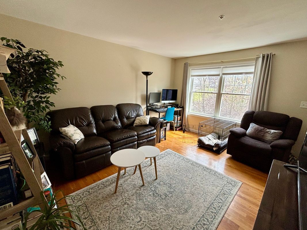 Building Photo - 132 Karatzas Ave