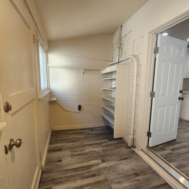 Building Photo - 112 Arvon Ave