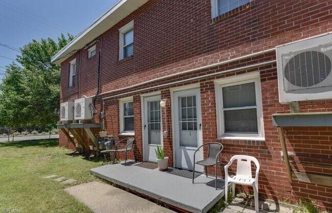 Building Photo - 1508 W Ocean View Ave